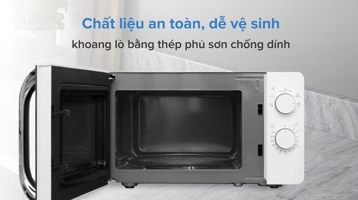 Lò vi sóng Electrolux EMM20K18GW 20 lít có khoang lò bằng thép phủ lớp chống dính bền tốt, an toàn với sức khỏe gia đình bạn