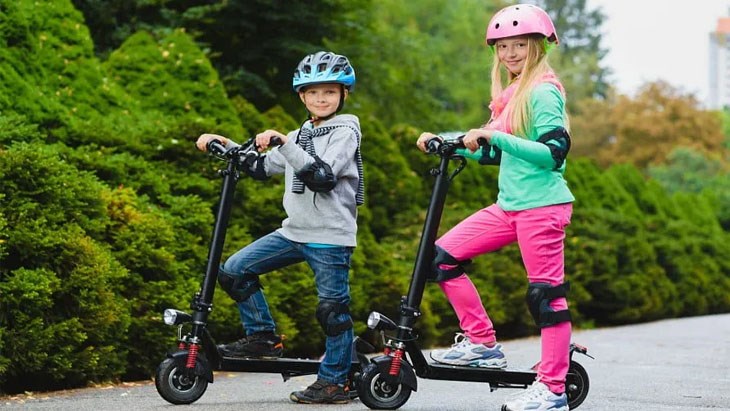 Xe scooter là món đồ chơi giúp các bé có tinh thần vui vẻ, sảng khoái 