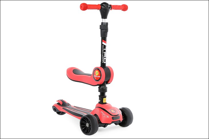 Xe scooter AVACYCLE-118 có kích thước ván trượt dài 58.5cm 