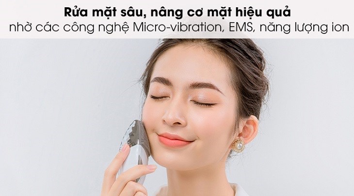 Máy rửa mặt và nâng cơ Lifetrons CMD-100 được tích hợp nhiều công nghệ hiện đại giúp rửa mặt sạch sâu từ bên trong