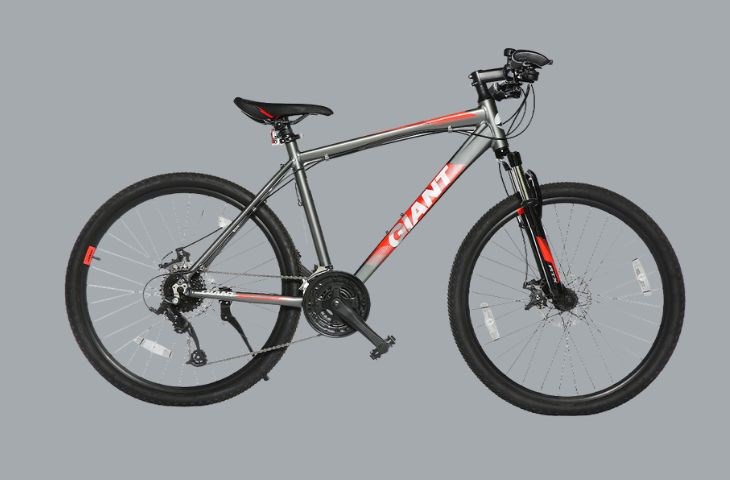 Xe Đạp Địa Hình MTB Giant ATX 660 (2022) 26 inch không được trang bị tấm chắn bùn nên có thể gây khó khăn cho người lái khi đi qua những địa hình bùn lầy