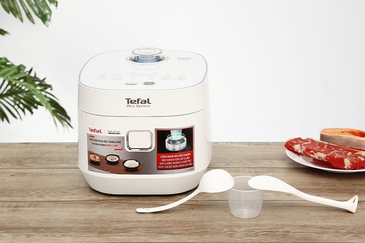 Nồi cơm điện tử Tefal 1.5 lít Fuzzy Express RK522168 hiện có giá 2.130.000 VNĐ (cập nhật 05/2023, có thể thay đổi theo thời gian)