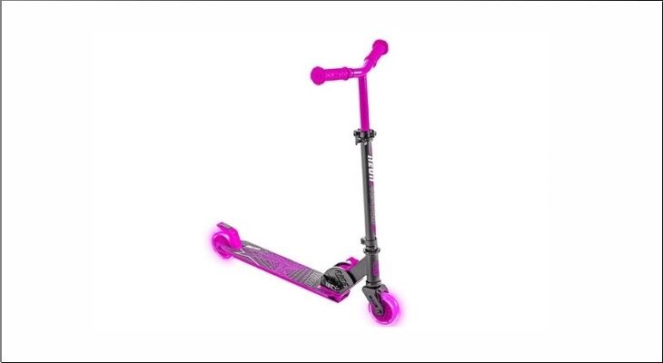 Nếu là loại xe 2 bánh như xe Scooter Neon Vector Yvolution NT05P2 thì bé chỉ cần quẹo đơn giản như quẹo xe đạp