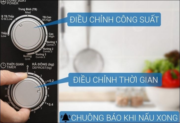 Lò vi sóng có nướng Sharp R-G222VN-S 20 lít  có bảng điều khiển nút vặn giúp thao tác nhanh chóng