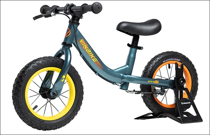 Xe thăng bằng Vinbike Youth Vivu 12 inch giúp bé học được cánh nghiêng xe không phụ thuộc vào người lớn