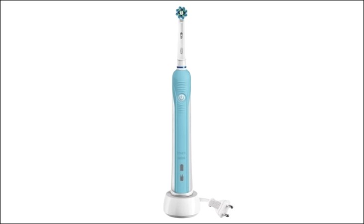 Bàn chải điện Oral B Pro 700 sở hữu chế độ cảnh báo 30 giây giúp người dùng vệ sinh răng miệng hiệu quả hơn