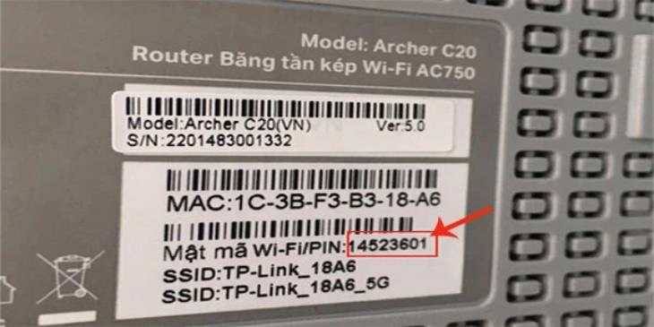 Bạn thực hiện thao tác nhập mật khẩu nằm ở mặt sau của bộ phát Wifi