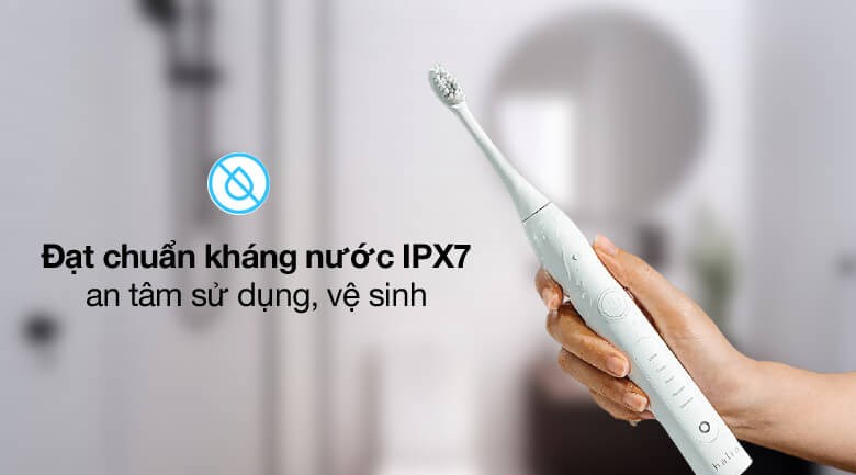 Bàn chải điện Halio Sonic Whitening Pro White đạt chuẩn kháng nước IPX7, giúp bạn thoải mái, an tâm khi sử dụng và vệ sinh