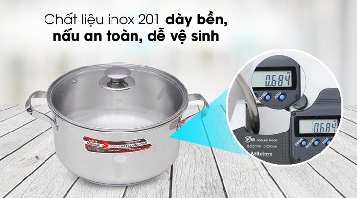 Nồi inox 3 đáy nắp kính 24 cm Happycook N24-NMG làm từ chất liệu inox 201 cao cấp, bền tốt, không lo han gỉ, không thôi nhiễm chất độc hại vào thức ăn, dễ làm sạch