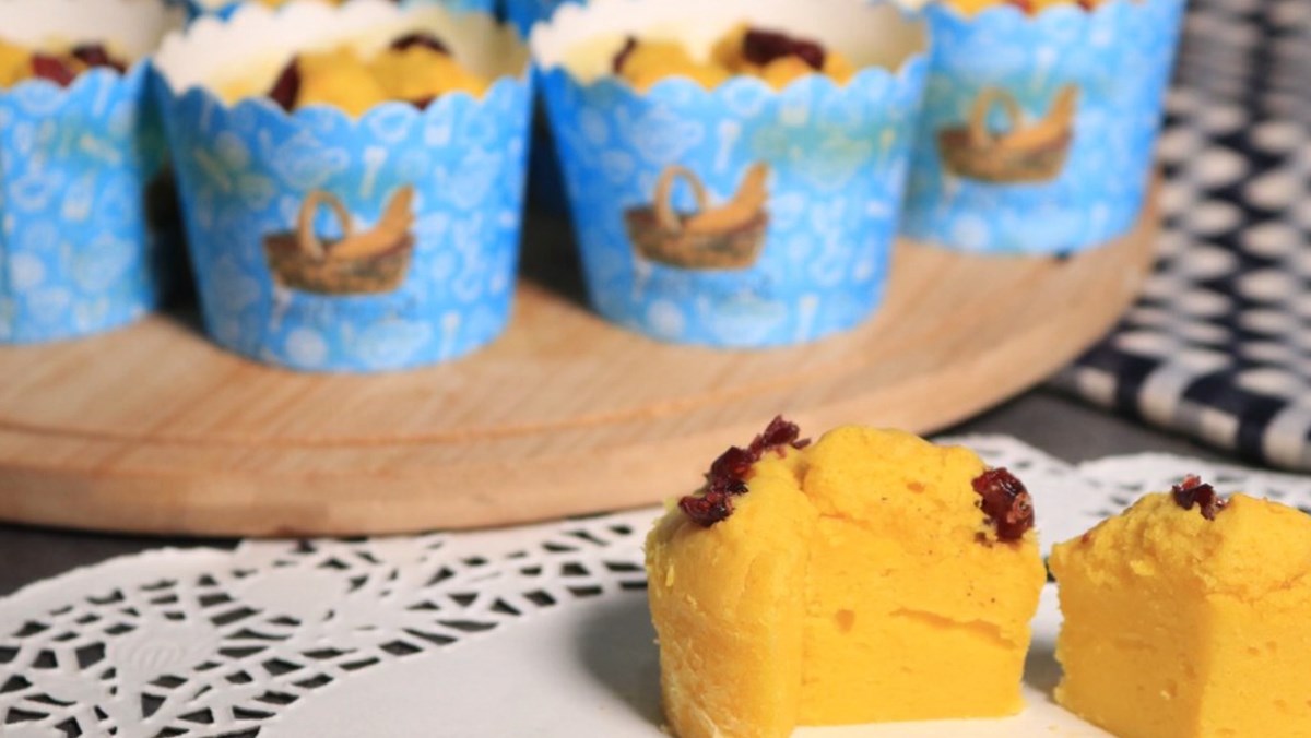 Bánh muffin bí đỏ bằng nồi chiên không dầu