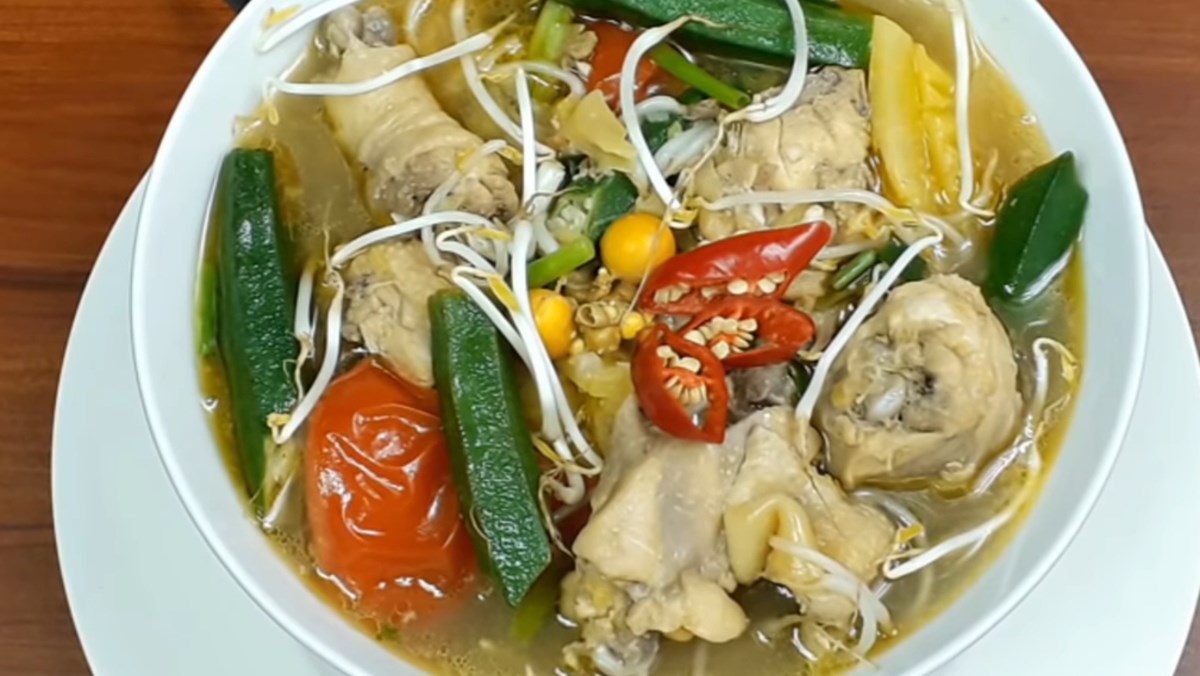 Canh gà nấu chua và canh gà lá é