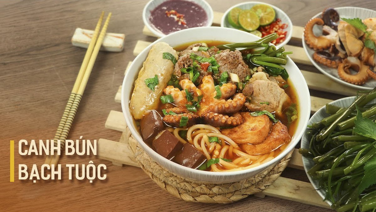 Canh bún bạch tuộc