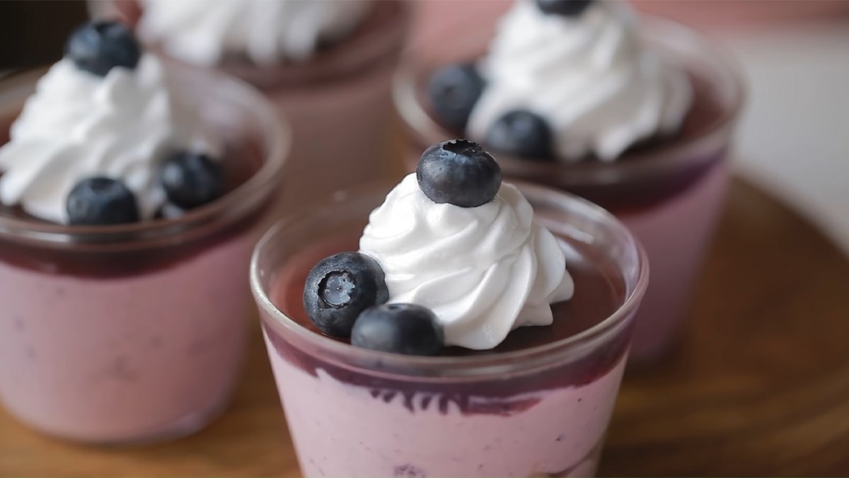 2 cách làm bánh mousse việt quất