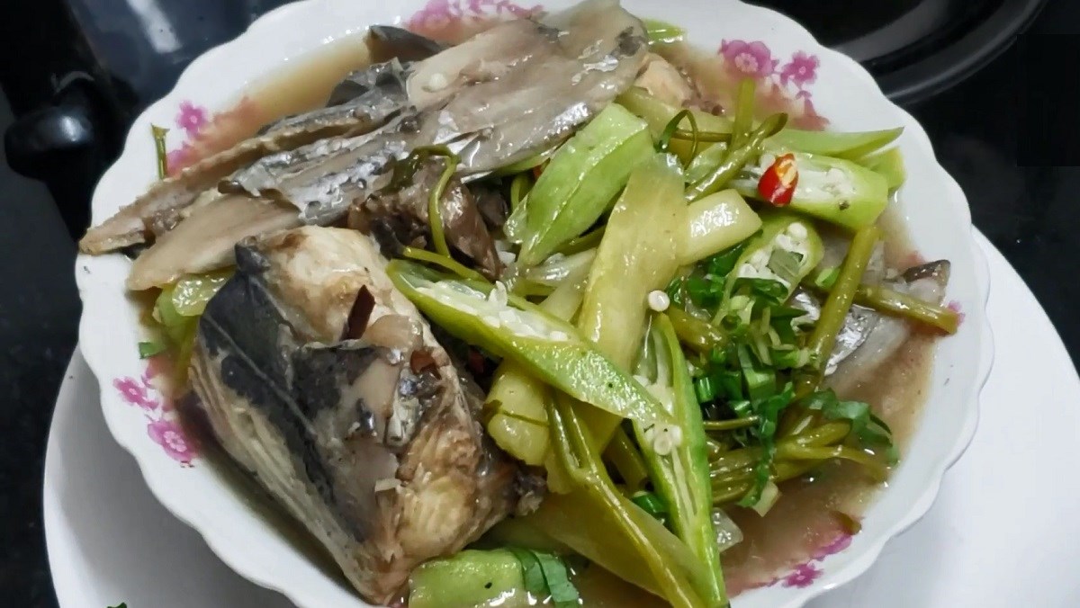 2 cách nấu canh chua đầu cá thu