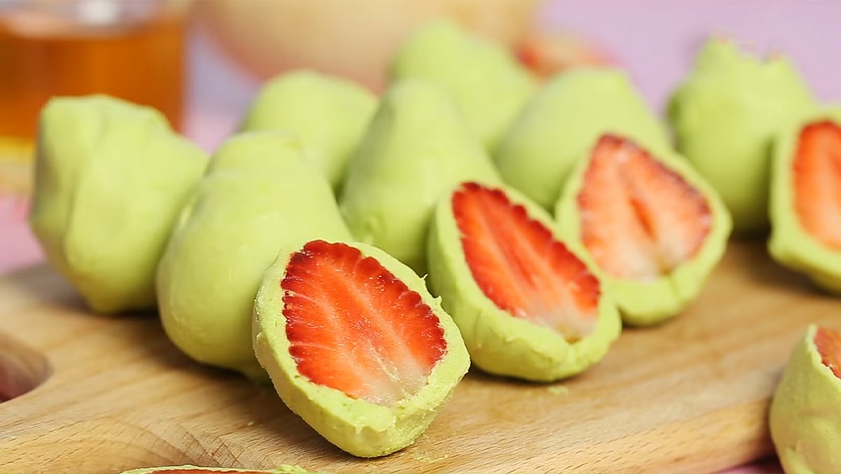 Socola truffle Matcha trà xanh nhân dâu tây