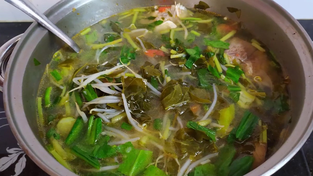 Canh chua lá giang