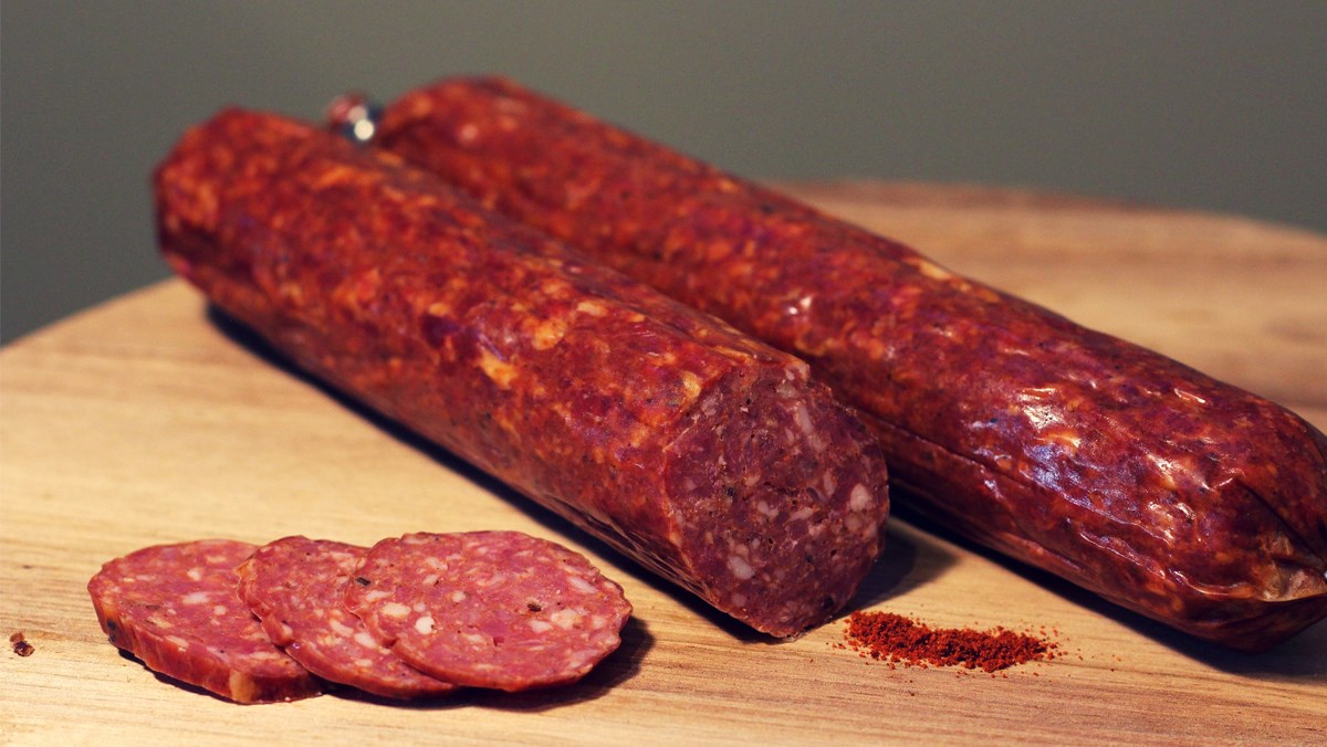 Pepperoni là gì? Mua ở đâu? Phân biệt pepperoni và salami