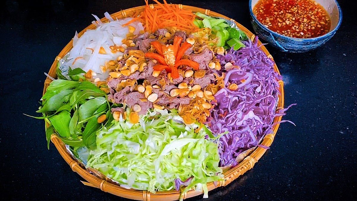 Gỏi bò ngũ sắc