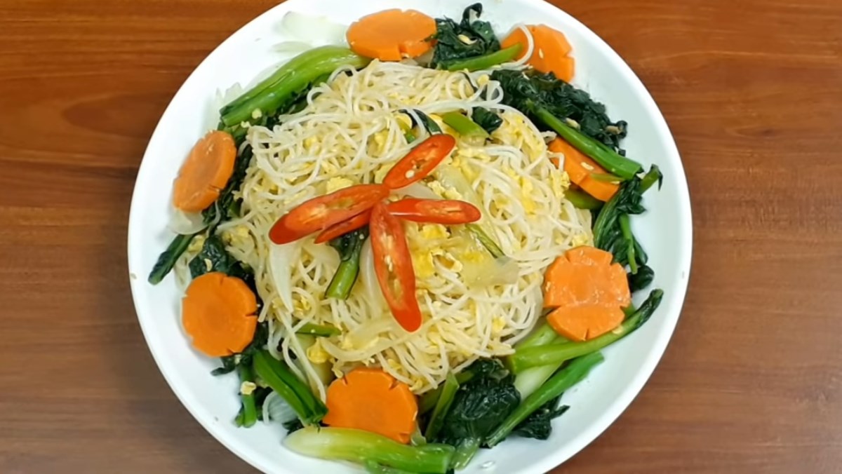 Bún xào trứng