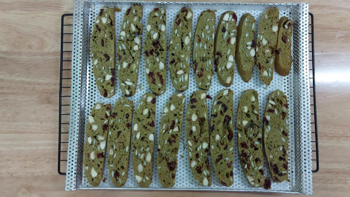 Bánh biscotti trà xanh