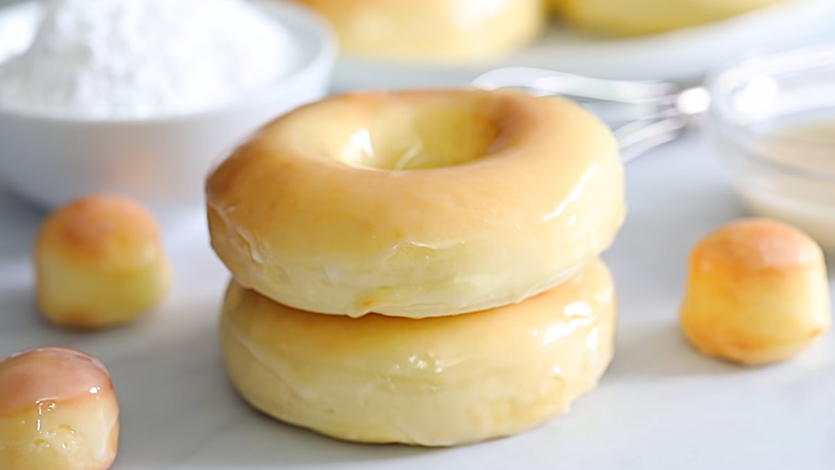 Bánh donut bằng nồi chiên không dầu