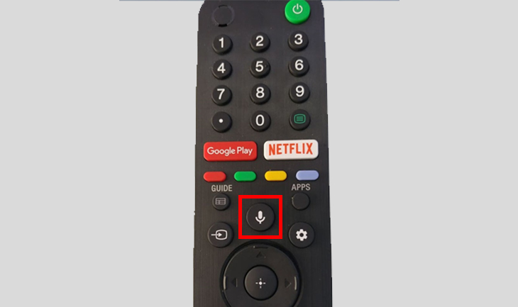 Cách sử dụng tìm kiếm bằng giọng nói trên tivi Sony - Nhấn vào micro trên remote