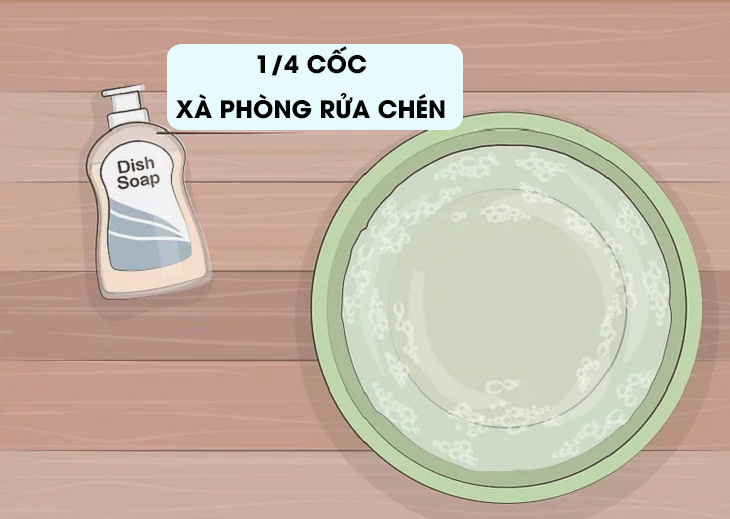  Pha thêm nước xà phòng rửa chén vào dung dịch.