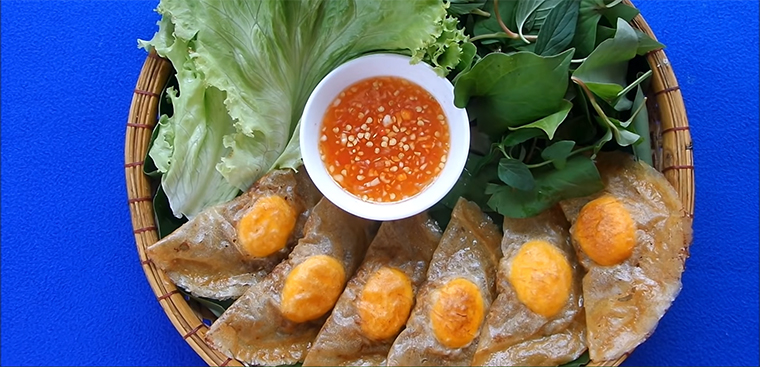 Chả giò trứng