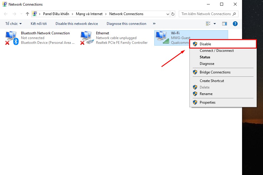Nhấn chuột phải vào mạng bạn đang kết nối và chọn Disable, bạn đợi vài giây rồi nhấp chuột phải chọn lại Enable.