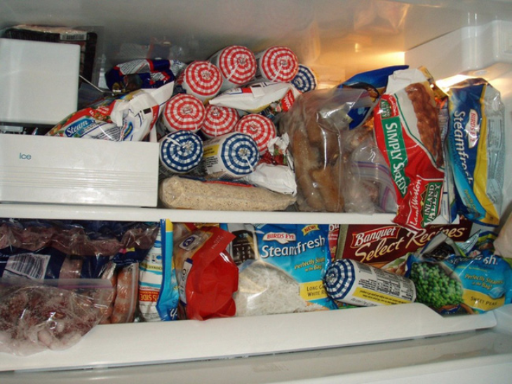 Trong tủ lạnh chứa quá nhiều thực phẩm