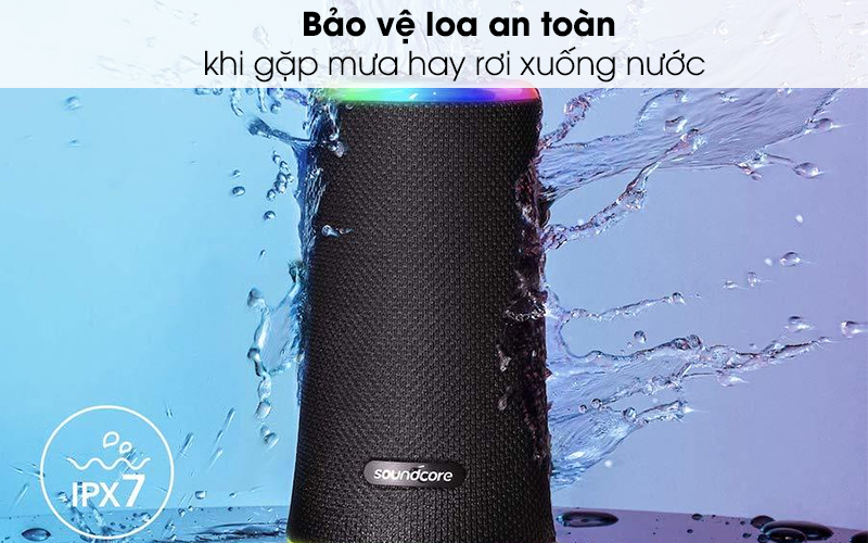 Loa tích hợp nhiều tính năng như chống nước, nghe radio,..