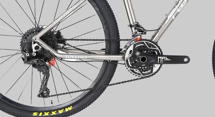 Bộ truyền động Shimano giúp xe đạp địa hình MTB Twitter Werner vận hành êm ái