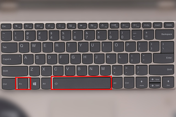 Bật đèn bàn phím bằng tổ hợp Fn + phím cách (Space)