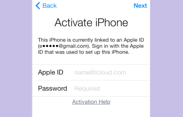 màn hình sẽ xuất hiện chờ kích hoạt cho tới khi bạn nhập iCloud cũ.