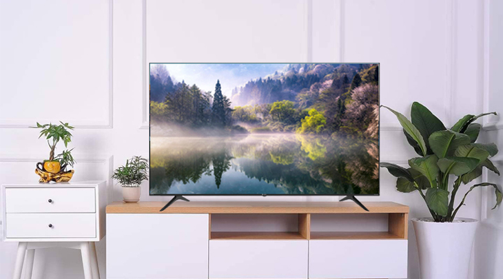 Smart Tivi Casper 4K 55 inch 55UW6000 sở hữu màn hình tràn viền thanh mảnh, tạo khung hình rộng và cảm giác tinh tế cho không gian lắp đặt.