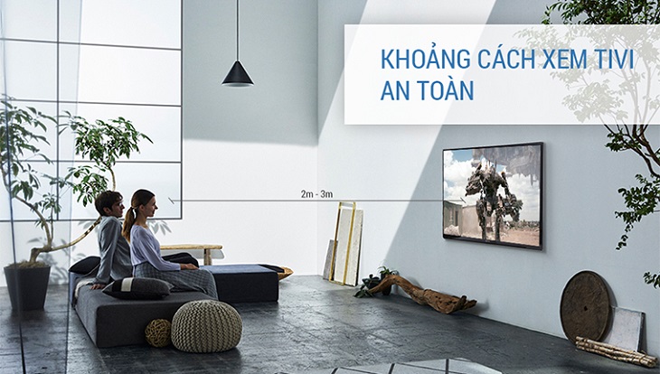 Khoảng cách lắp đặt tivi treo tường an toàn giúp người dùng thoải mái khi xem tivi hơn