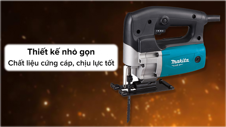 Máy cưa lọng Makita M4302B 450W có thiết kế nhỏ gọn, chất liệu cứng cáp, chịu lực tốt