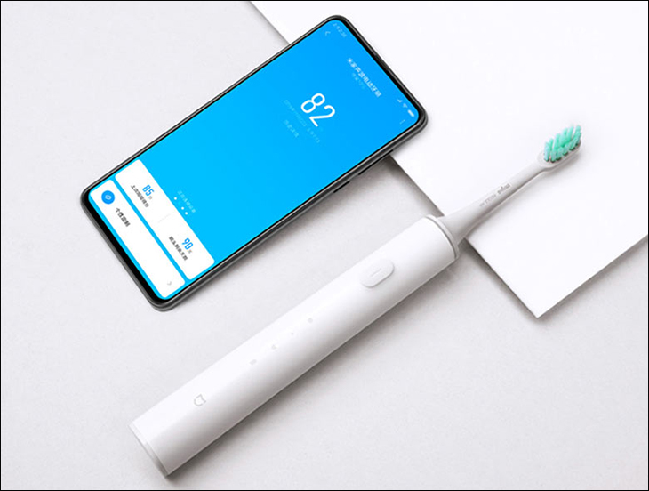 Bàn chải điện Xiaomi T500 có thể kết nối với điện thoại thông minh rất tiện lợi