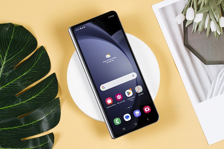 Điện thoại Samsung Galaxy Z Fold5 5G 256GB sử dụng hệ điều hành Android thân thiện với người dùng