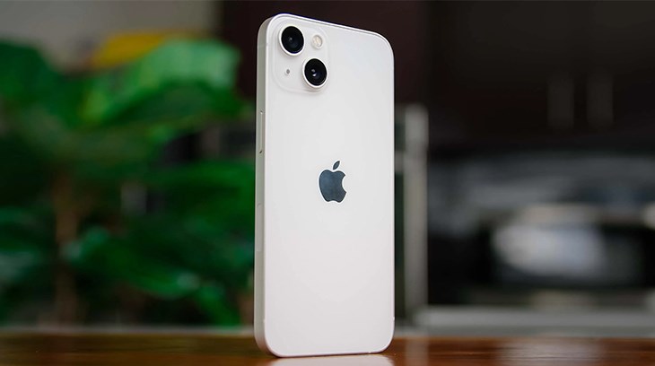 iPhone 13 đang có nhiều ưu đãi hấp dẫn với mức giá bán chỉ còn từ 16 triệu đồng