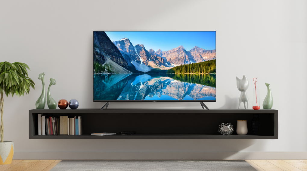 Đặt khi trên kệ cách xa nền nhà để tránh ẩm ướt (minh họa là Android Tivi Casper 4K 55 inch 55UGA610)