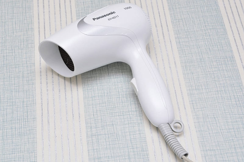 Máy sấy tóc 1000W Panasonic ND11 hỗ trợ sấy khô, giúp hút ẩm dàn loa của bạn