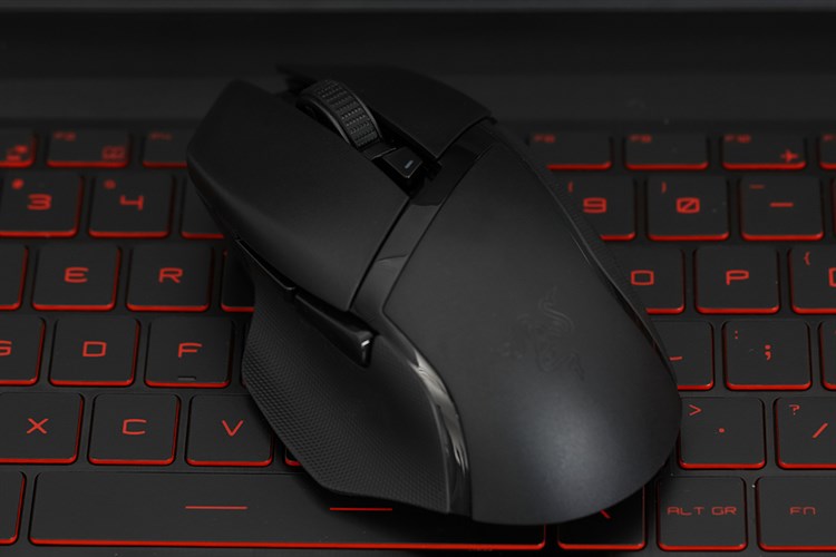 Chuột Bluetooth Gaming Razer Basilisk x HyperSpeed Màu Đen